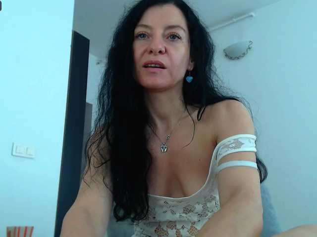 blueyesbaby live cam on BongaCams