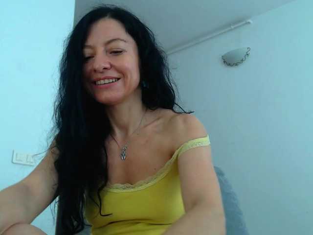 blueyesbaby live cam on BongaCams