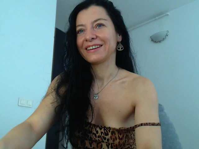 blueyesbaby live cam on BongaCams