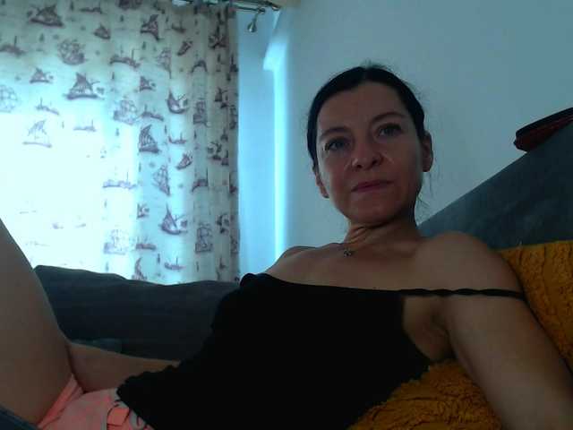 blueyesbaby live cam on BongaCams