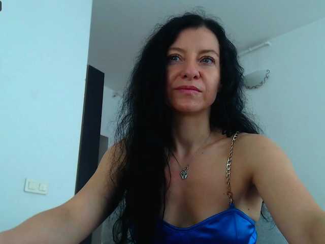 blueyesbaby live cam on BongaCams