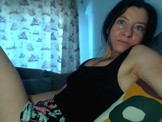 blueyesbaby live cam on BongaCams