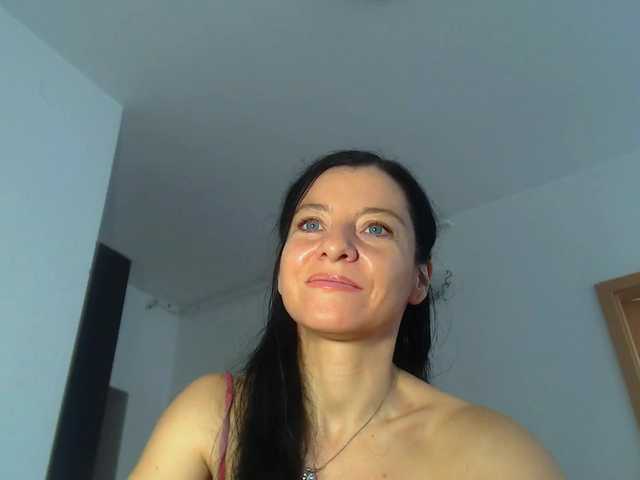 blueyesbaby live cam on BongaCams