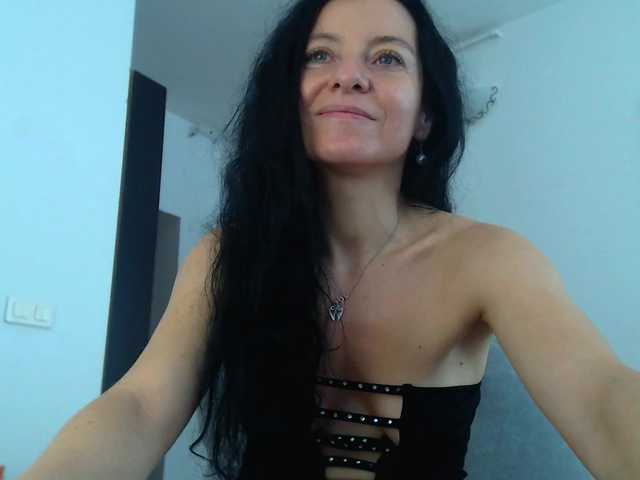 blueyesbaby live cam on BongaCams