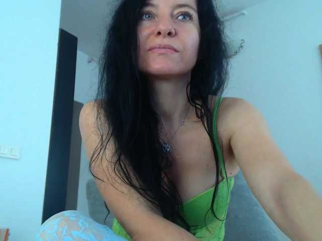 blueyesbaby, en directo ahora en BongaCams