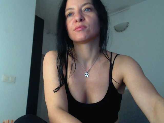 blueyesbaby's BongaCams show and profile