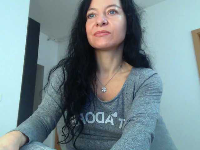 blueyesbaby live cam on BongaCams