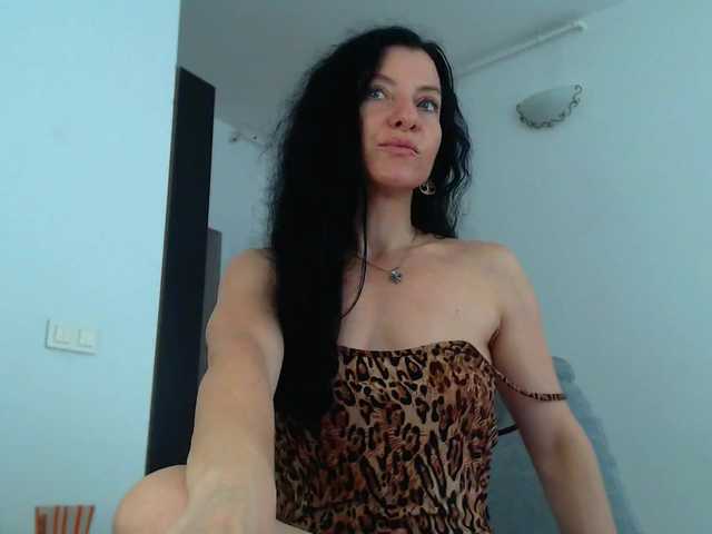 blueyesbaby live cam on BongaCams