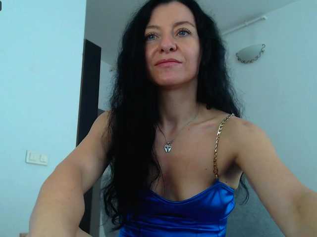 blueyesbaby live cam on BongaCams