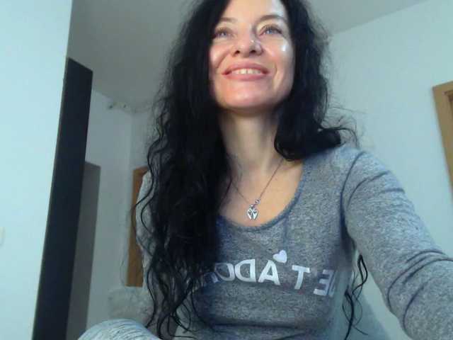 blueyesbaby live cam on BongaCams