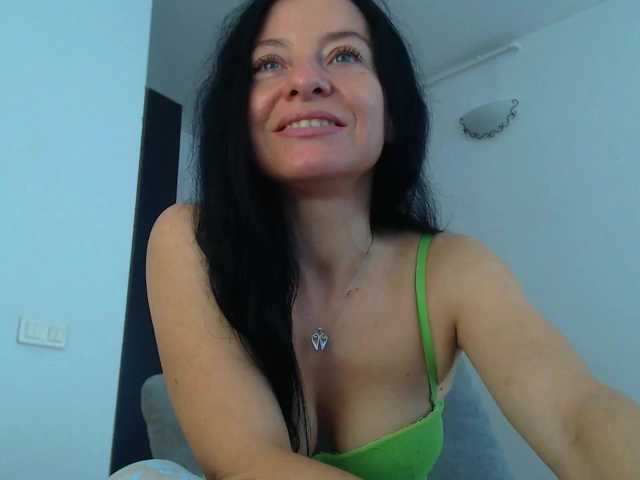 blueyesbaby live cam on BongaCams