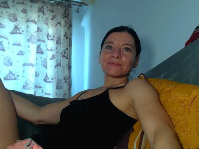blueyesbaby live cam on BongaCams