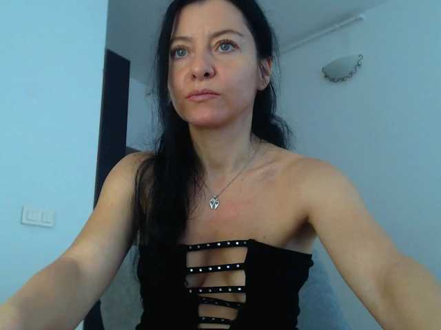 blueyesbaby live cam on BongaCams