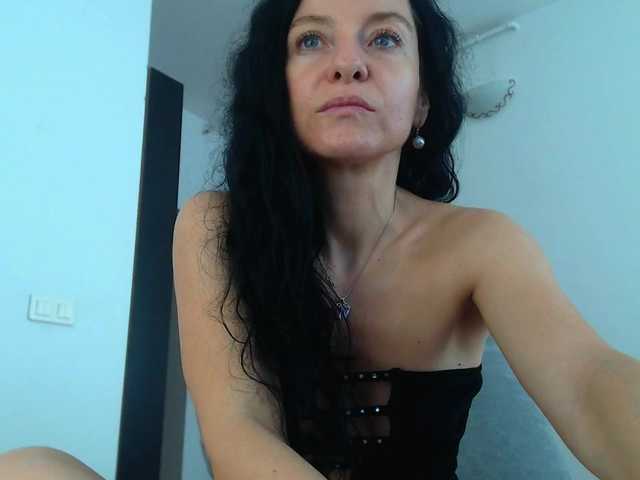blueyesbaby live cam on BongaCams