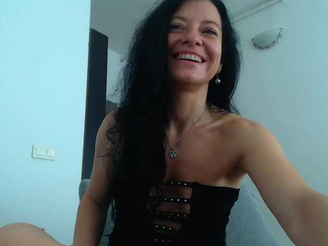 blueyesbaby live cam on BongaCams