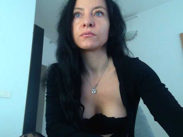blueyesbaby, en vivo ahora en BongaCams