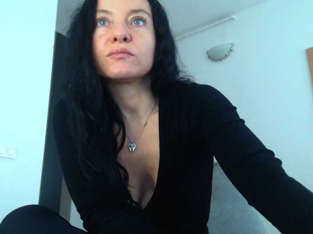 blueyesbaby, en vivo ahora en BongaCams