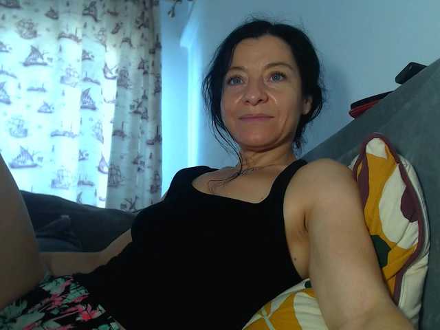 blueyesbaby live cam on BongaCams