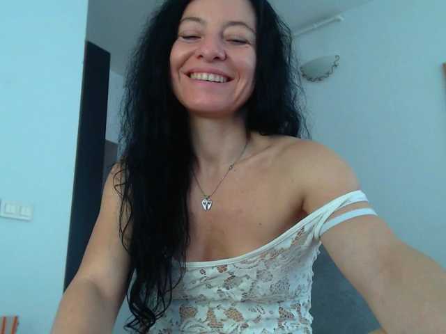 blueyesbaby, en vivo ahora en BongaCams