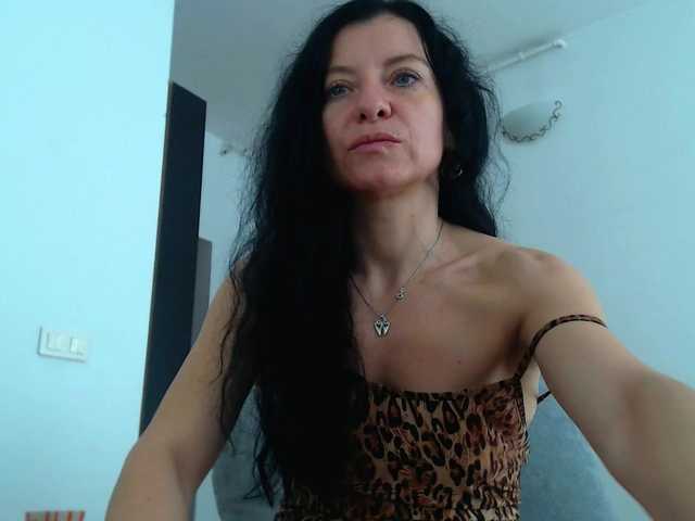 blueyesbaby live cam on BongaCams