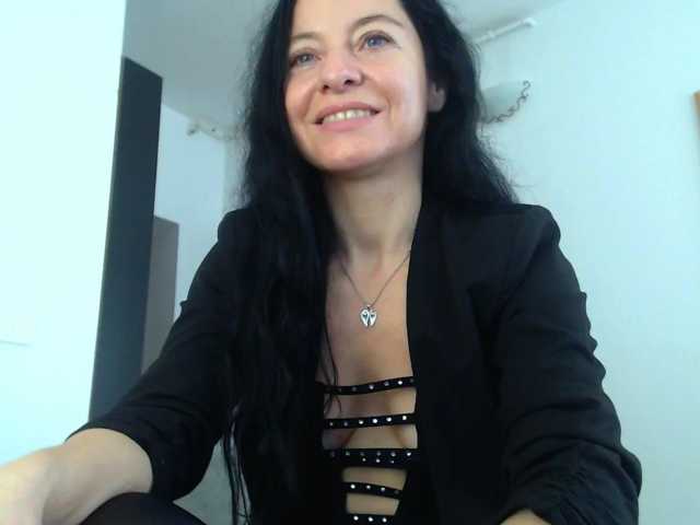 blueyesbaby live cam on BongaCams