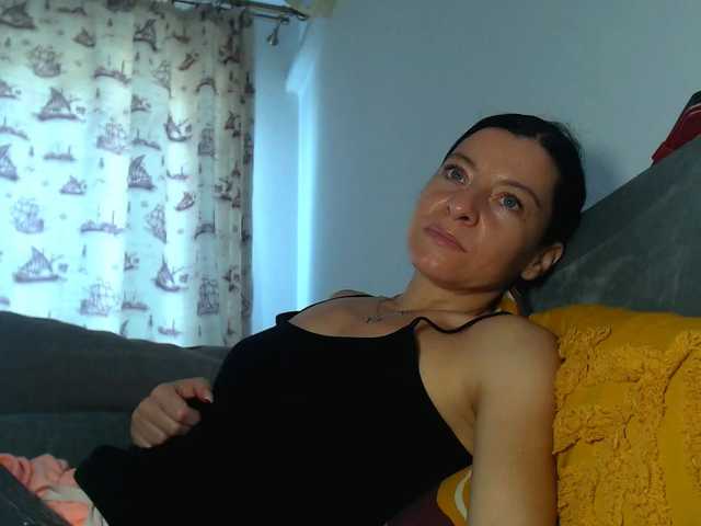blueyesbaby live cam on BongaCams