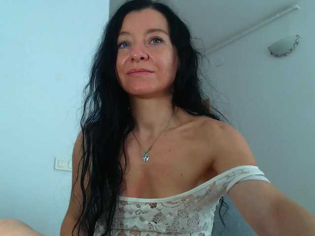blueyesbaby live cam on BongaCams