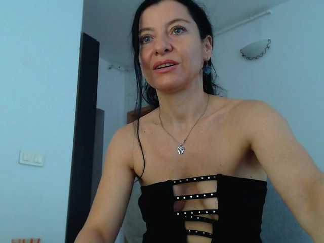 blueyesbaby live cam on BongaCams
