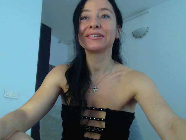 blueyesbaby live cam on BongaCams