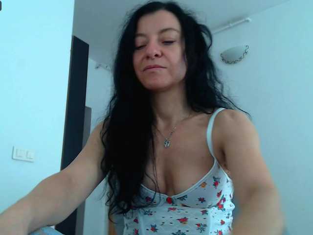 blueyesbaby live cam on BongaCams