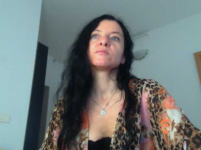 blueyesbaby live cam on BongaCams