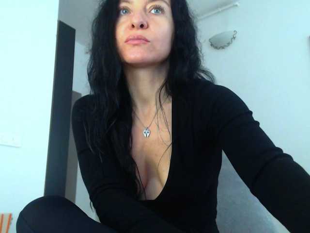 blueyesbaby, en vivo ahora en BongaCams