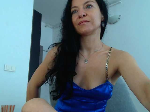 blueyesbaby live cam on BongaCams