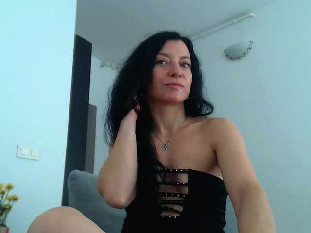 blueyesbaby live cam on BongaCams