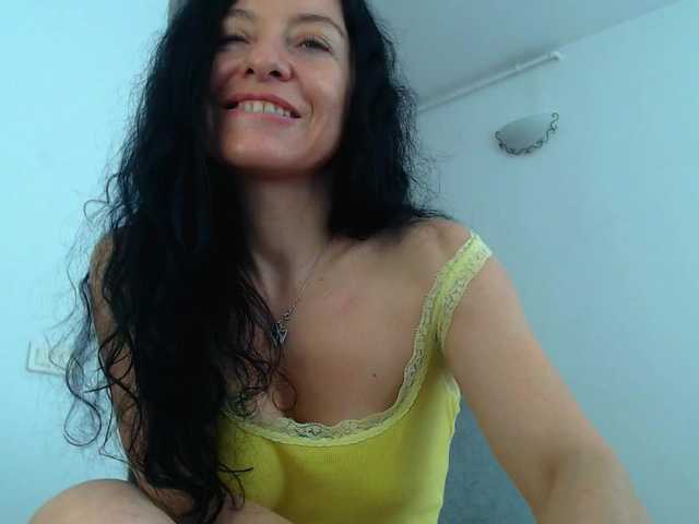 blueyesbaby live cam on BongaCams