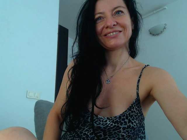 blueyesbaby live cam on BongaCams