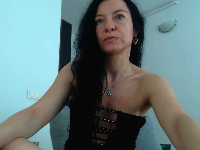 blueyesbaby live cam on BongaCams
