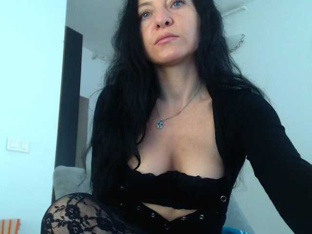blueyesbaby, en directo ahora en BongaCams