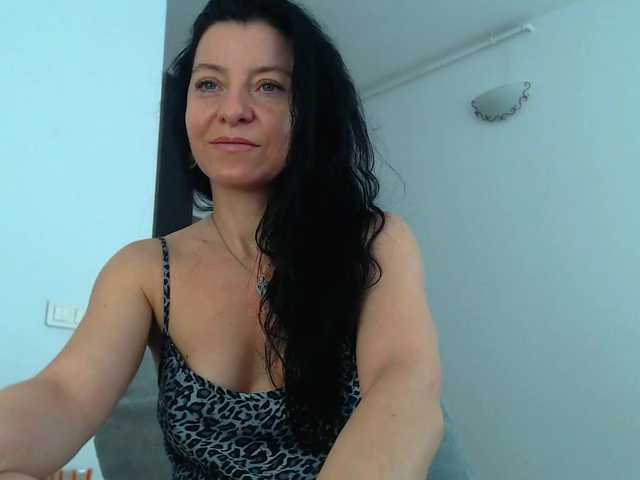 blueyesbaby live cam on BongaCams