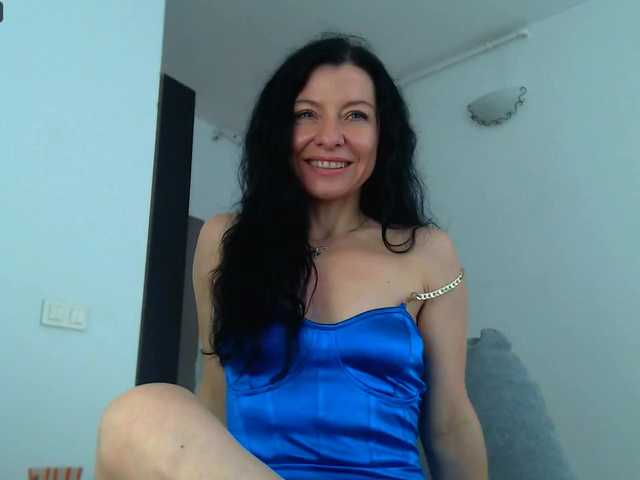 blueyesbaby live cam on BongaCams