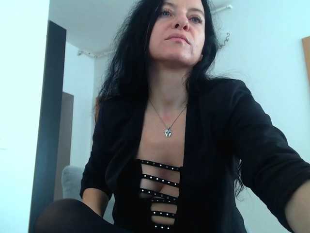 blueyesbaby live cam on BongaCams