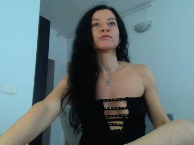 blueyesbaby live cam on BongaCams