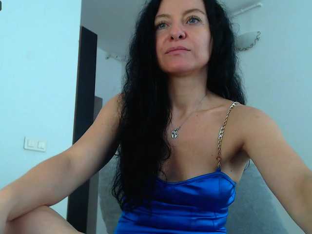 blueyesbaby live cam on BongaCams