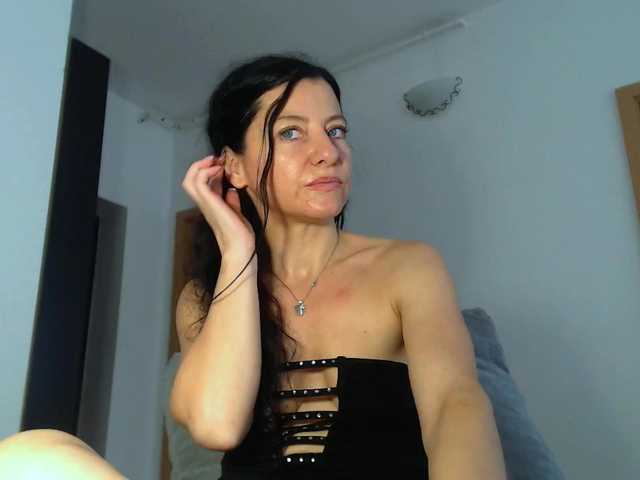 blueyesbaby live cam on BongaCams