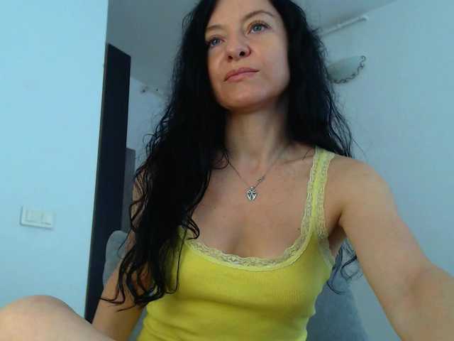 blueyesbaby live cam on BongaCams