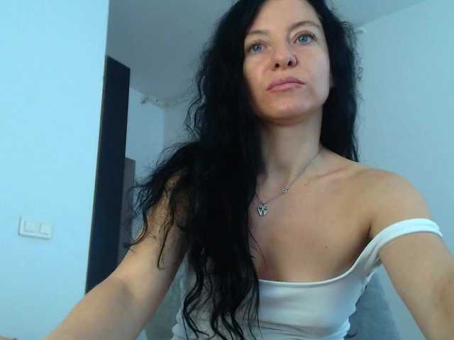 BluEyesBaby live webcam show