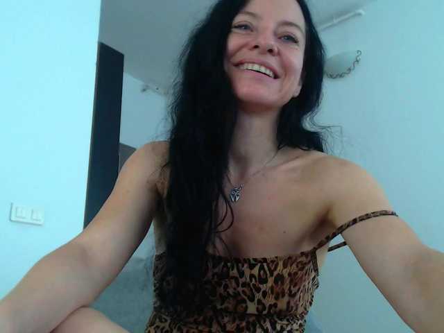blueyesbaby live cam on BongaCams