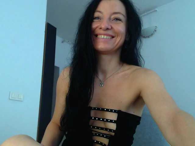 blueyesbaby live cam on BongaCams