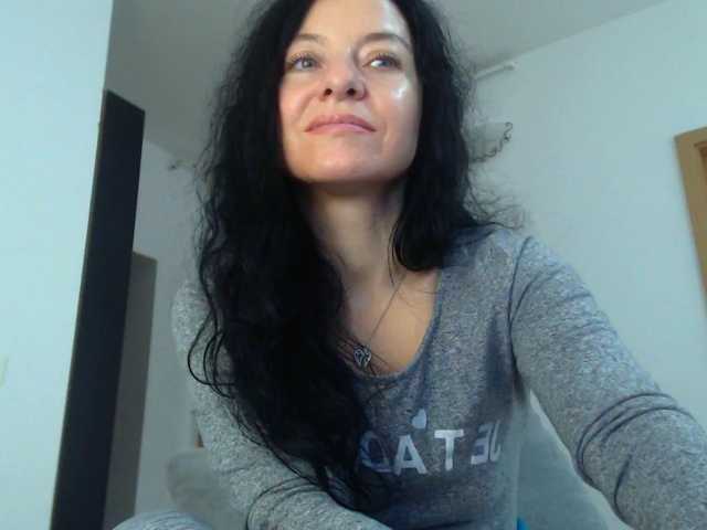 blueyesbaby live cam on BongaCams