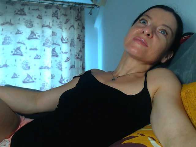 blueyesbaby live cam on BongaCams